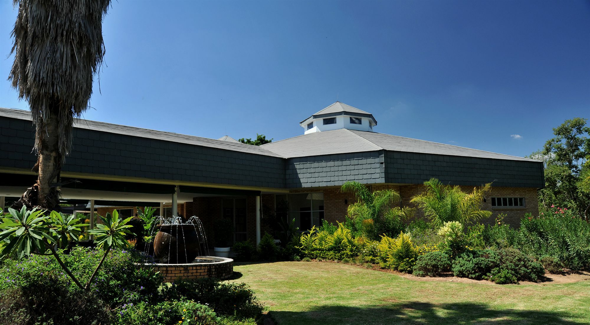 Cresta Lodge גאבורון מראה חיצוני תמונה